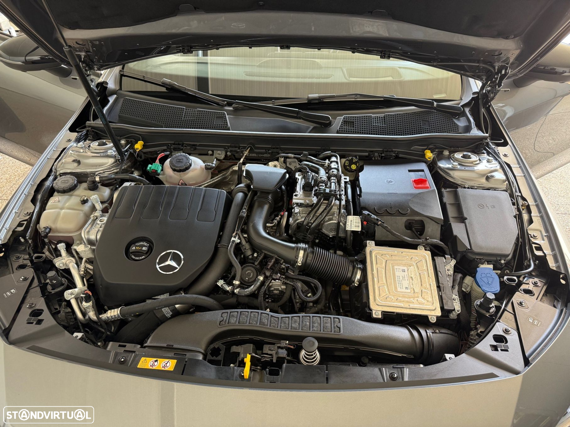 Mercedes-Benz CLA 250 e Shooting Brake AMG Line - 9