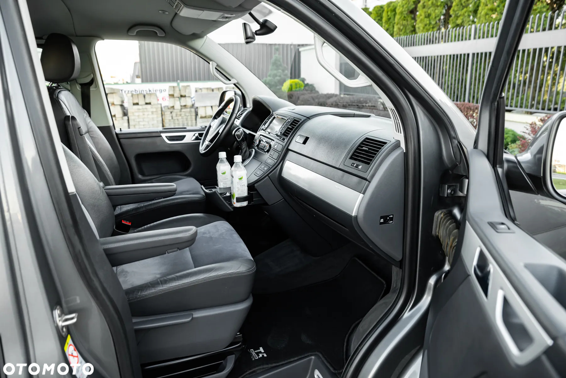 Volkswagen Multivan - 33