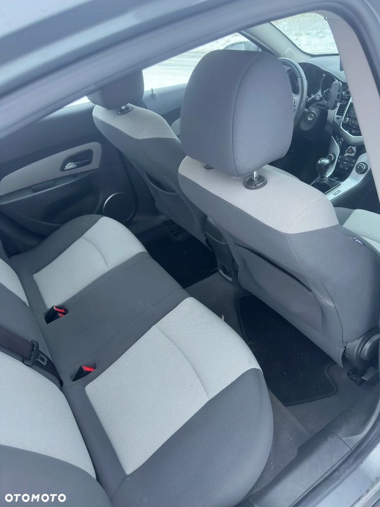 Chevrolet Cruze - 8