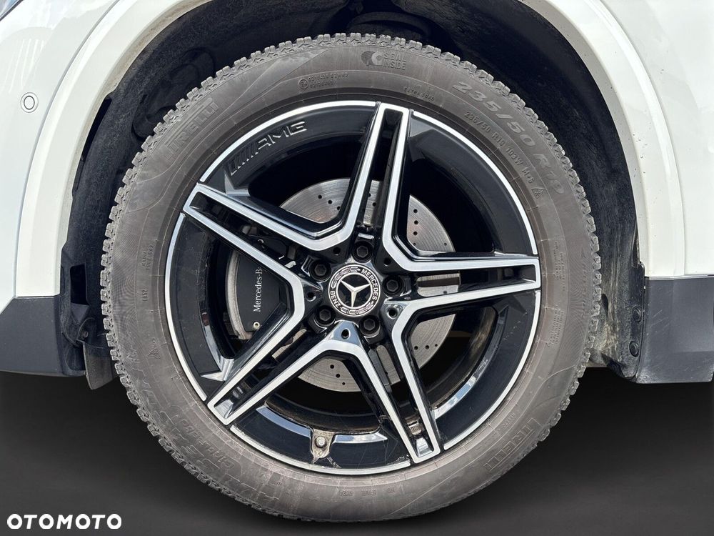 Mercedes-Benz GLA - 10
