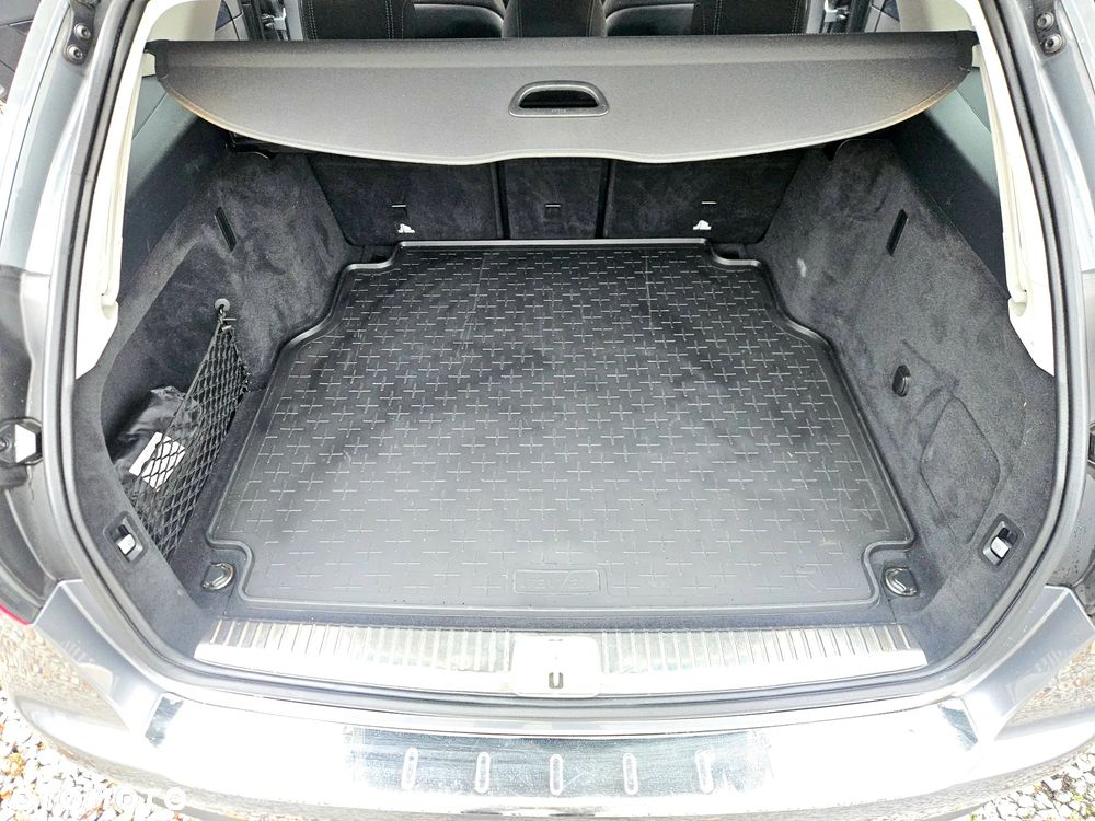 Mercedes-Benz Klasa C 220 d 4Matic T 9G-TRONIC - 31