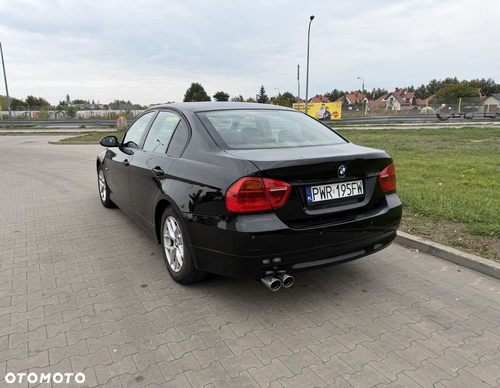 BMW Seria 3 318i - 5