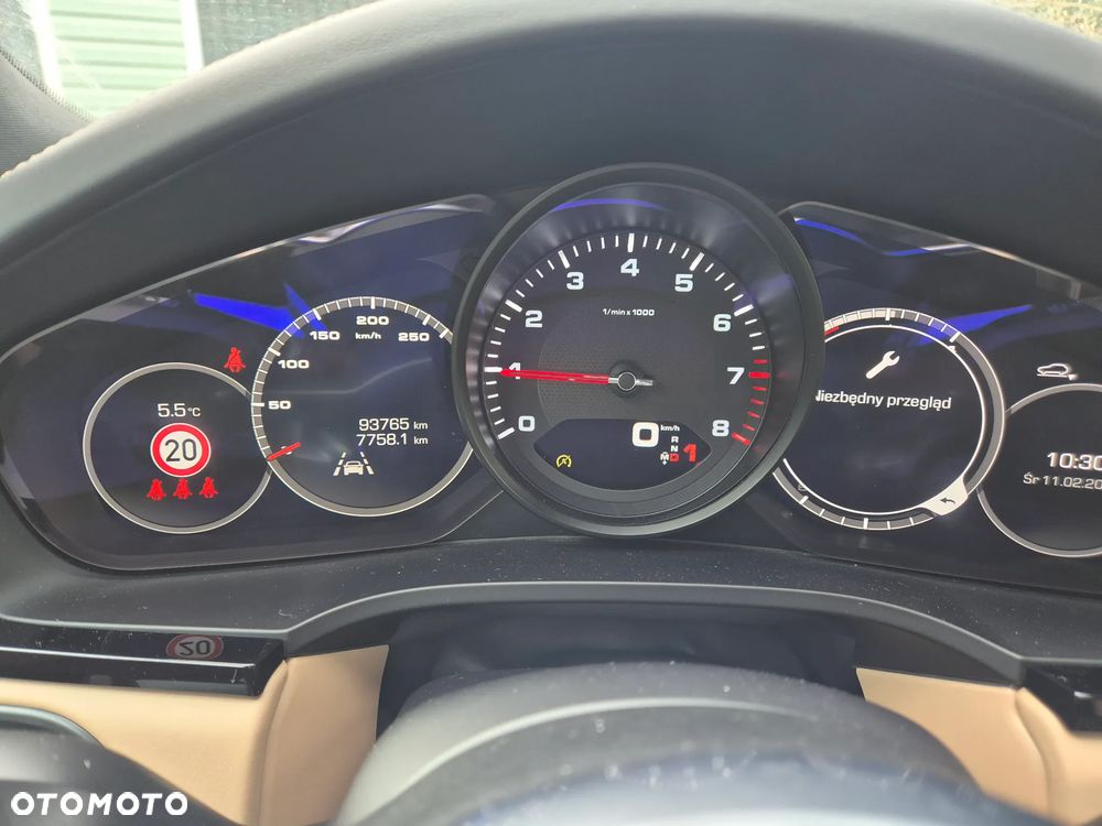 Porsche Cayenne Platinum Edition - 16