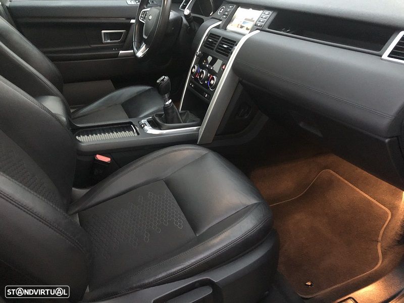 Land Rover Discovery Sport 2.0 eD4 HSE - 21
