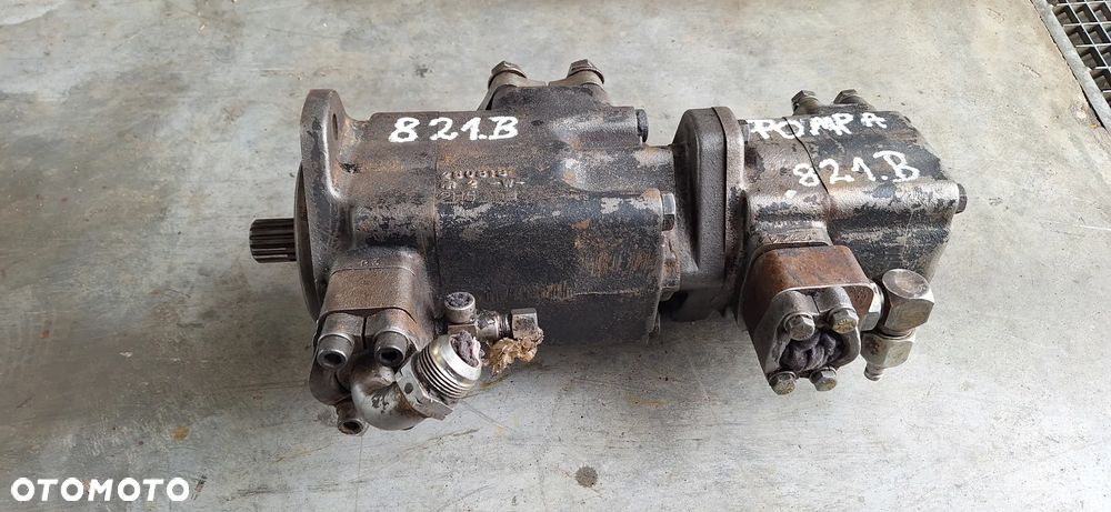 Pompa Case 821 B - 9