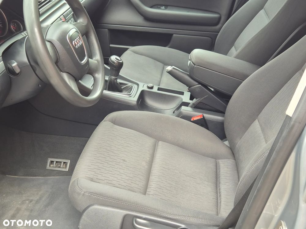 Audi A4 Limousine - 13