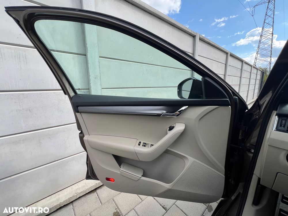 Skoda Octavia 2.0 TDI DSG Style - 8