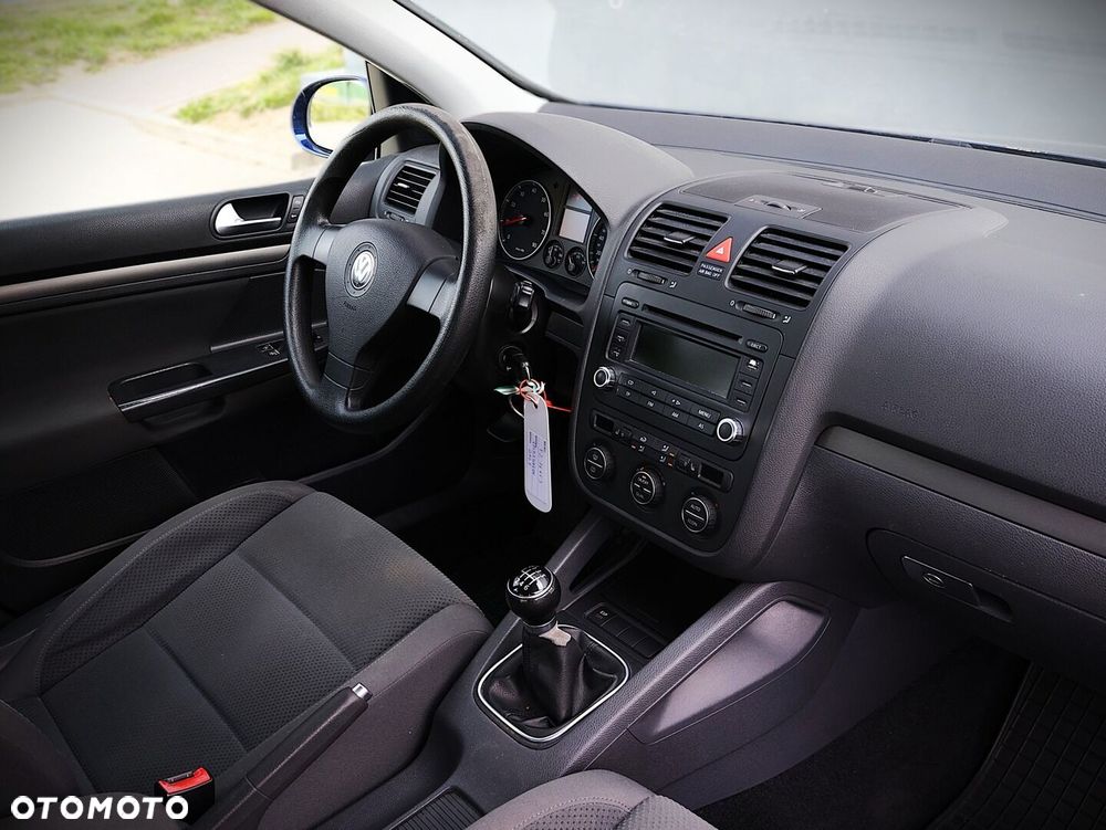 Volkswagen Golf - 16