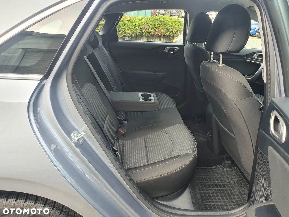 Kia Ceed 1.5 T-GDI M - 23