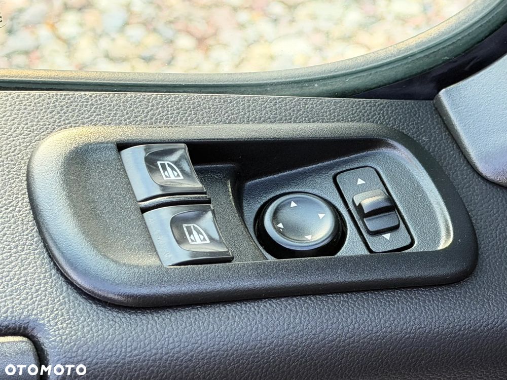 Renault MASTER L3H2 MAXI WZMOCNIONY Zawieszenie poduszki pneumatyczne! MOCNY SILNIK 2.3DCI Rozrząd na ŁAŃCUCHU, Pełna zabudowa paki, Zawiasy drzwi tył 270' DMC3.5t Duża ładowność 1228Kg, HAK 2.5t, Homologacja VAT-1, Parktroniki, Minibar, Stolik EasyLife, Lustro WideView, Oświetlenie LED, Nawigacja, Tempomat, Halogeny, Pakiet Chrom Design, Szare wnętrze, Pełen SERWIS ASO RENAULT!! - 28