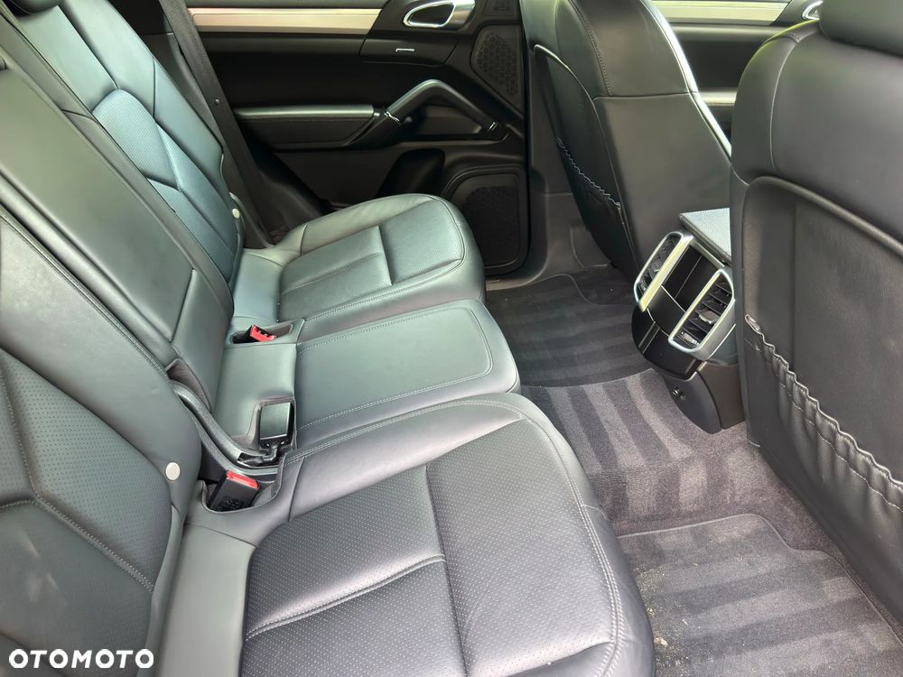 Porsche Cayenne Diesel Platinum Edition - 11