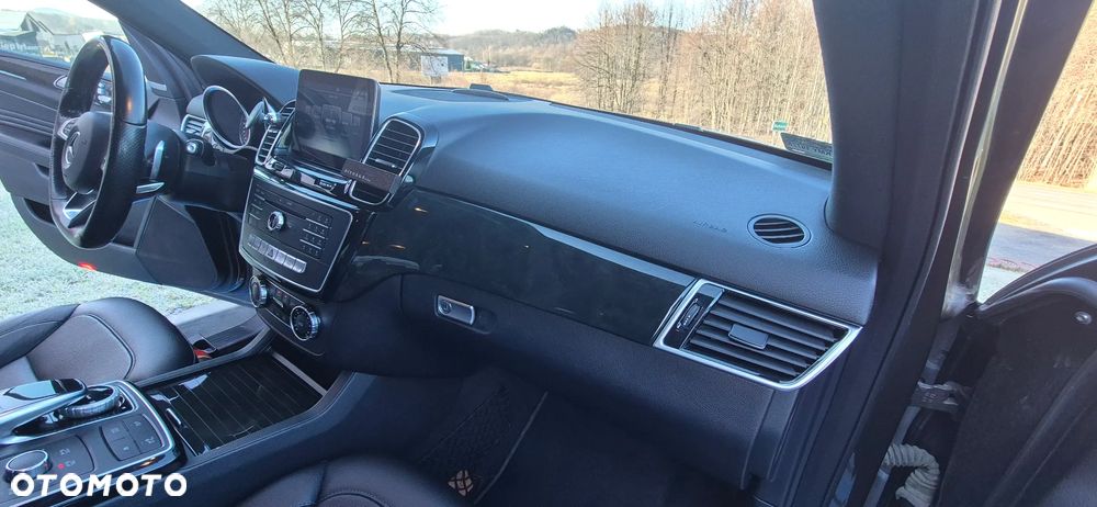 Mercedes-Benz GLE - 21