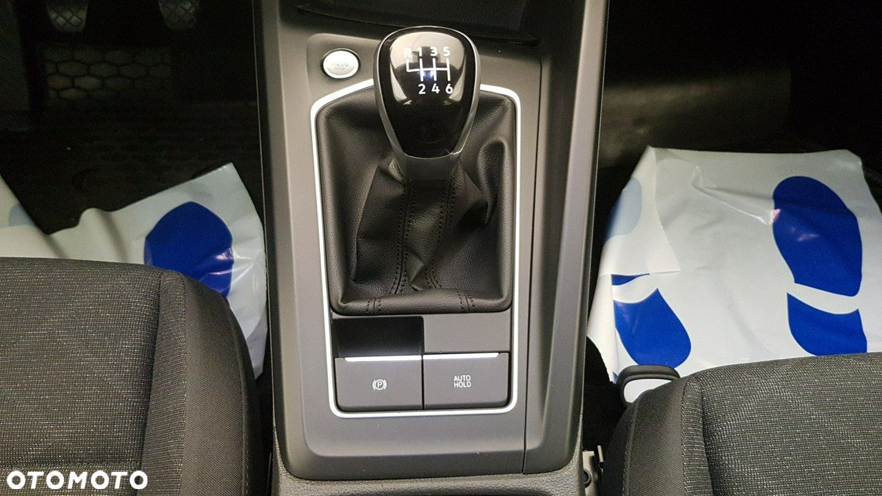Volkswagen Golf - 30