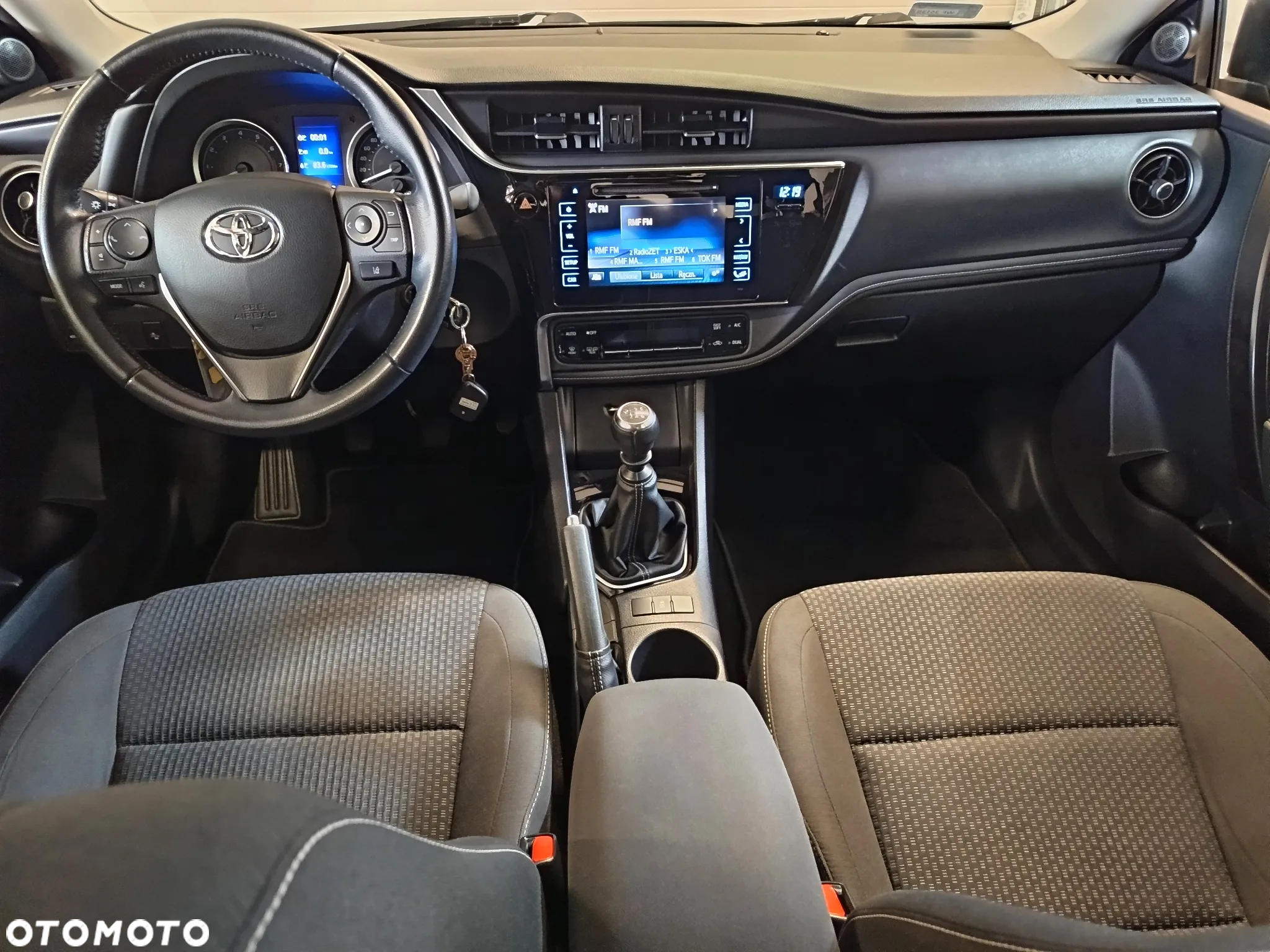 Toyota Corolla 1.6 Comfort - 9