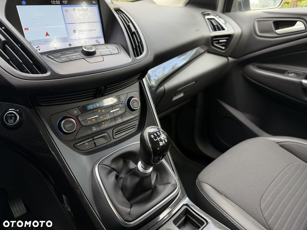 Ford Kuga 2.0 TDCi 2x4 Titanium - 25