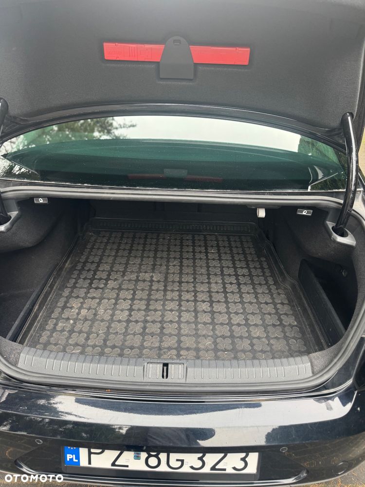 Volkswagen Passat - 23
