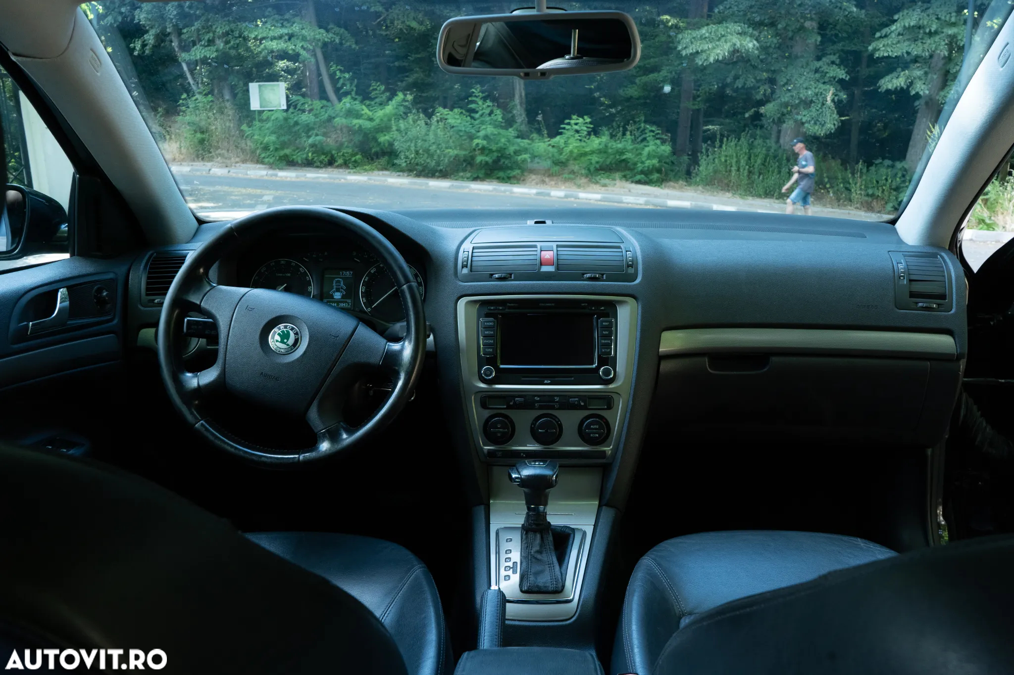 Skoda Octavia Combi 2.0 TDI Elegance Automatic - 8