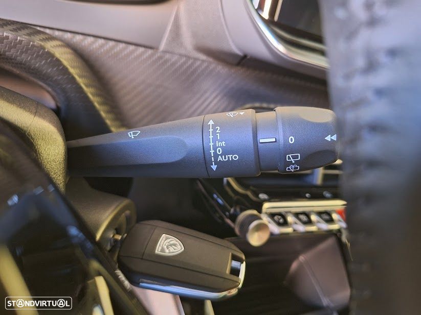 Peugeot 2008 1.2 Hybrid Allure e-DCS6 - 22