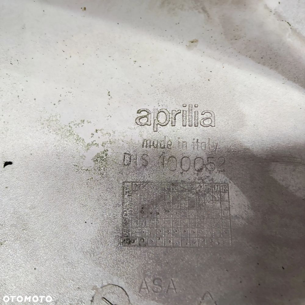 Zadupek, ogon, owiewka, osłona tył Aprilia Scarabeo 50 - 23