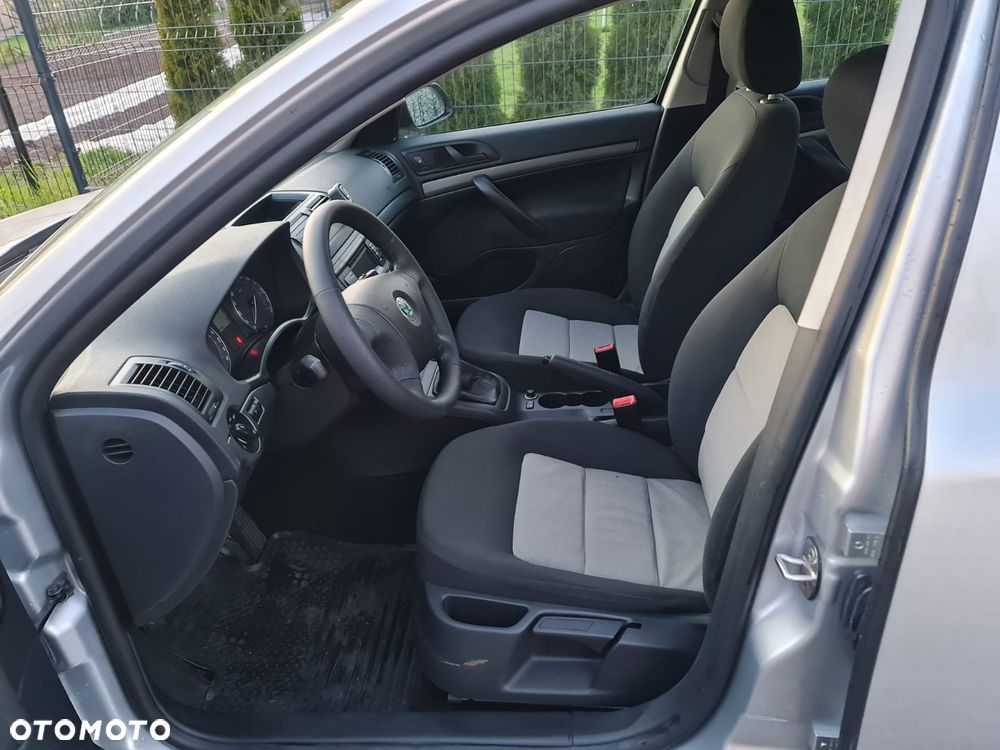 Skoda Octavia 1.6 Ambiente - 7