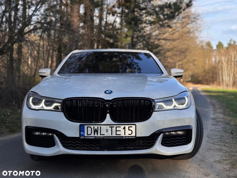 BMW Seria 7 750i xDrive - 10