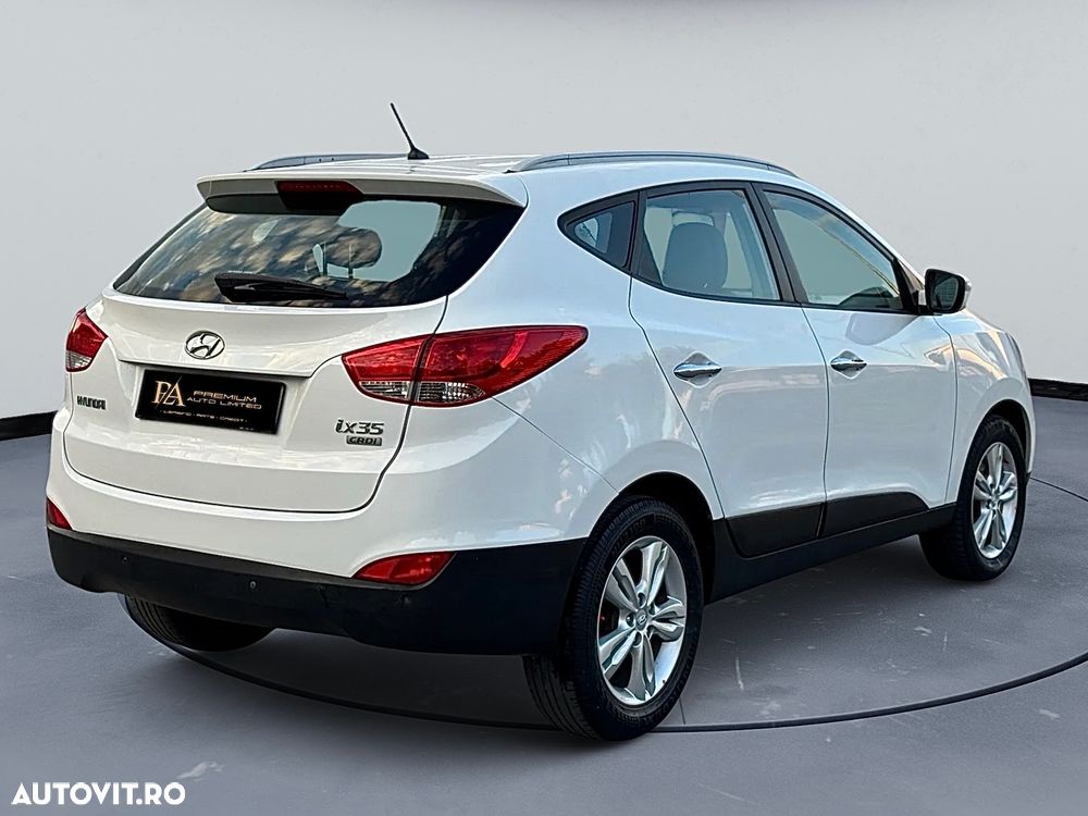 Hyundai ix35 1.7 CRDI 2WD blue Finale Silver - 4