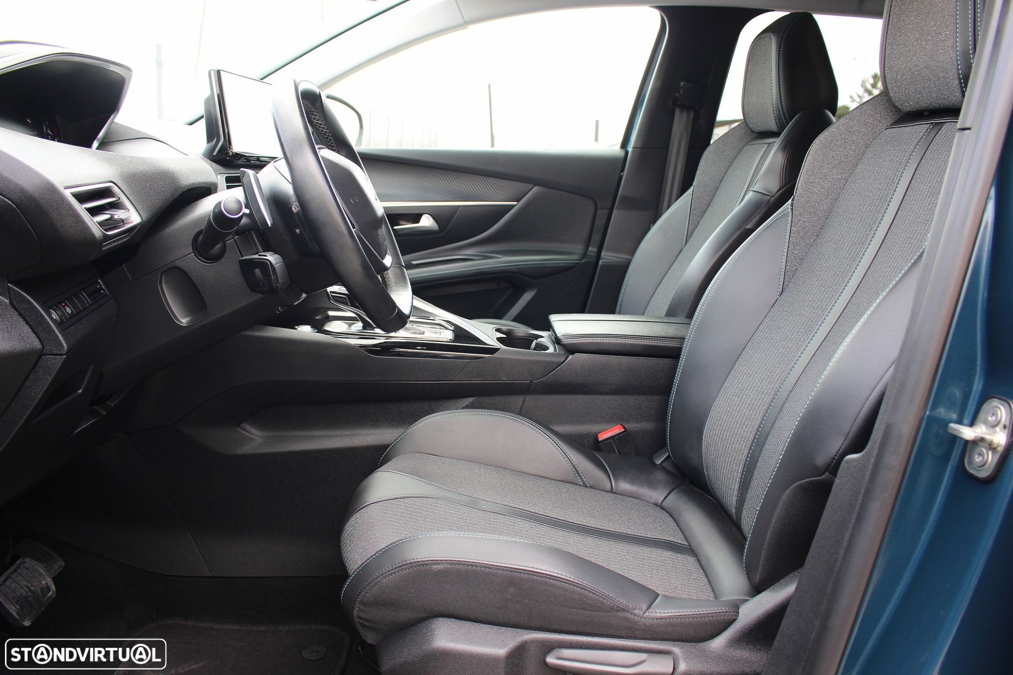 Peugeot 3008 1.5 BlueHDi Allure EAT8 - 29