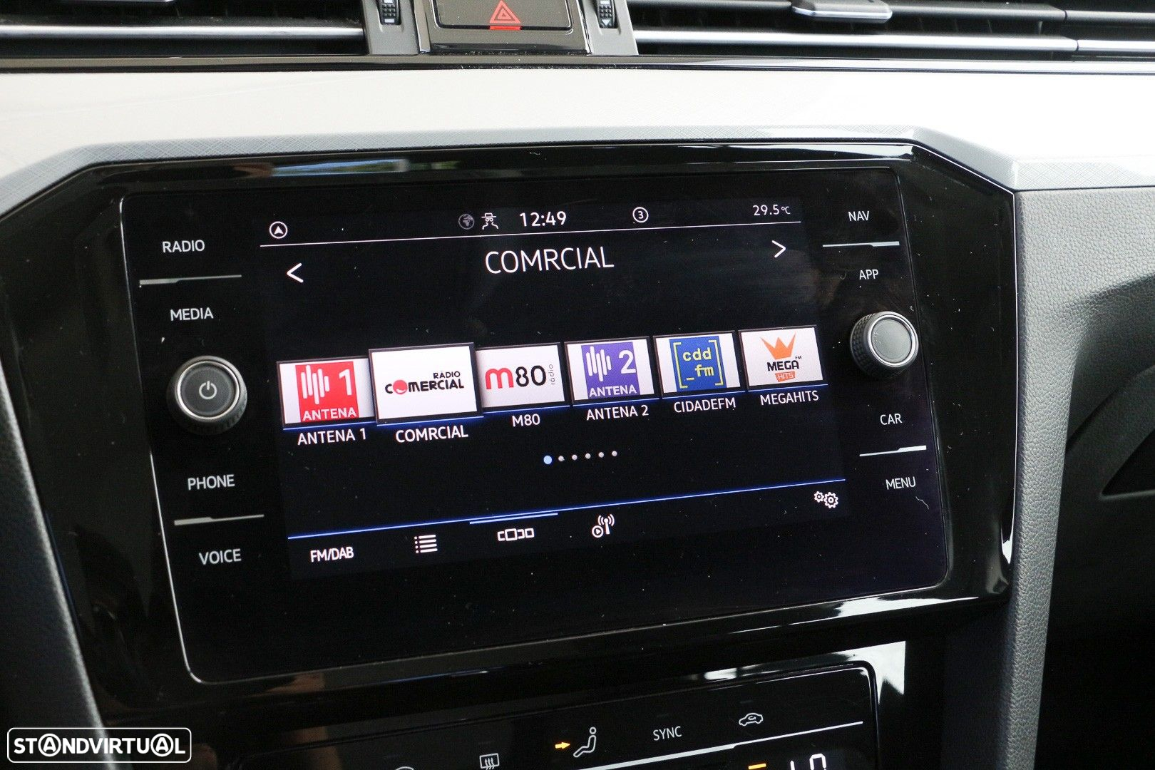 VW Passat Variant 2.0 TDi Elegance DSG - 25