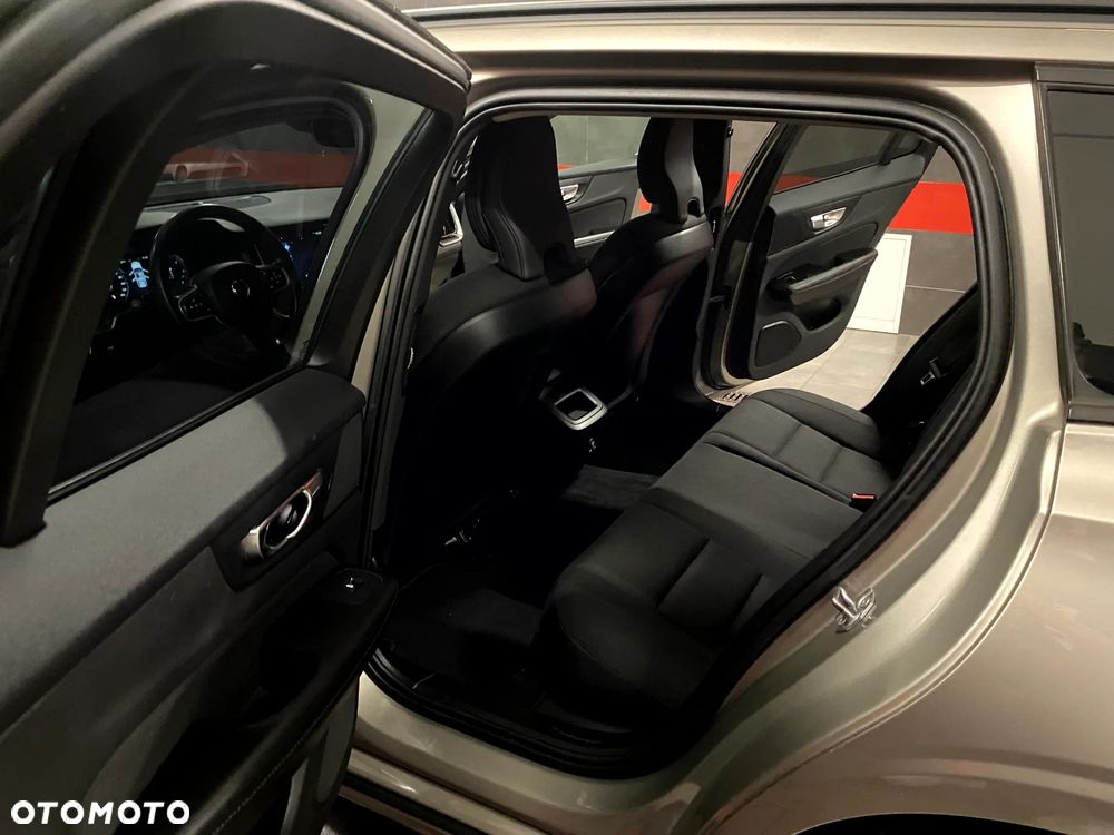 Volvo V60 D3 Geartronic Momentum Pro - 22
