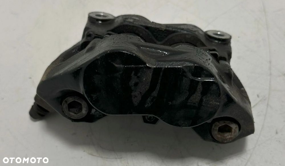 KTM Duke 125 zacisk hamulca przód - 1