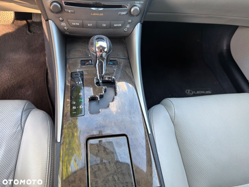 Lexus IS - 19