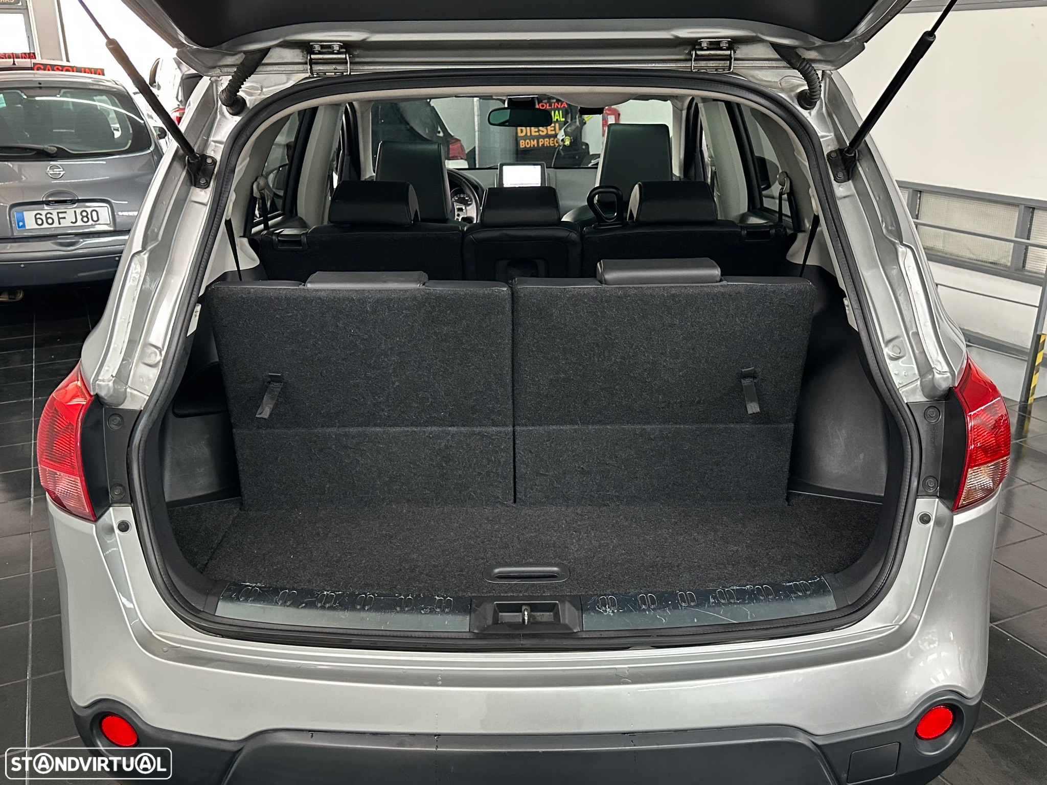 Nissan Qashqai +2 2.0 dCi Tekna Pele Preto +Navi - 9