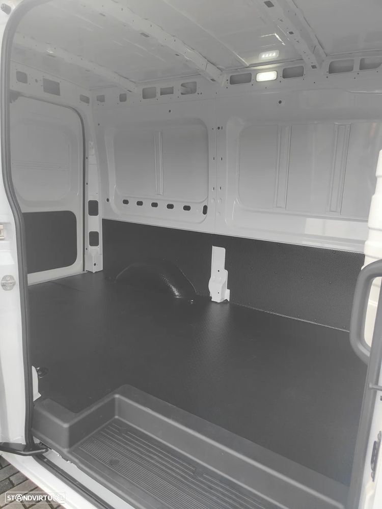 Maxus Deliver 9 L2H2 - 18