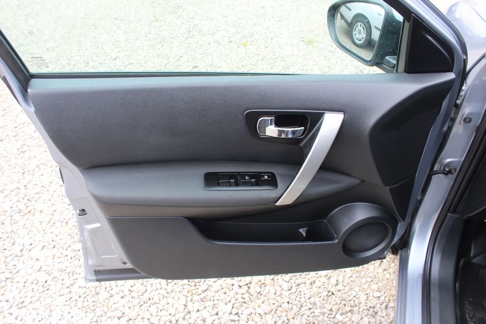 Nissan Qashqai - 25