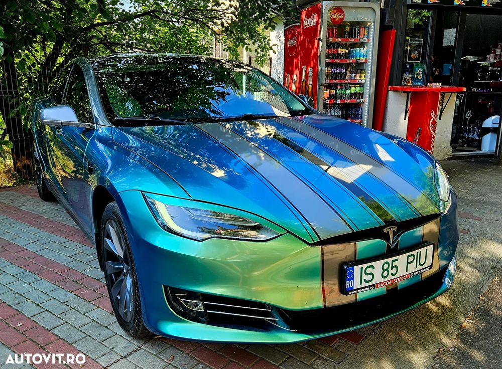 Tesla Model S - 2