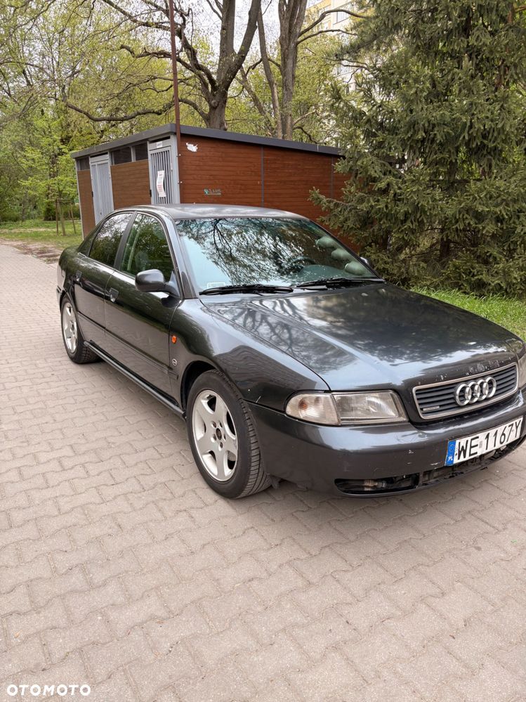 Audi A4 Limousine - 3