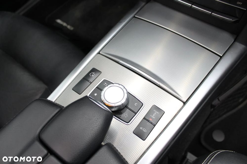 Mercedes-Benz Klasa E 300 T CDI DPF BlueEFFICIENCY 7G-TRONIC Avantgarde - 19