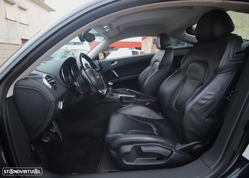 Audi TT Coupé 2.0 TDI quattro S-line — fotografia 9