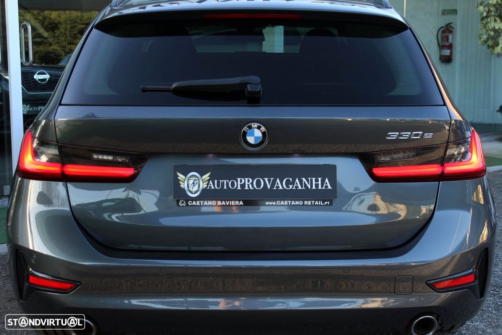 BMW 330 e Touring Auto - 42