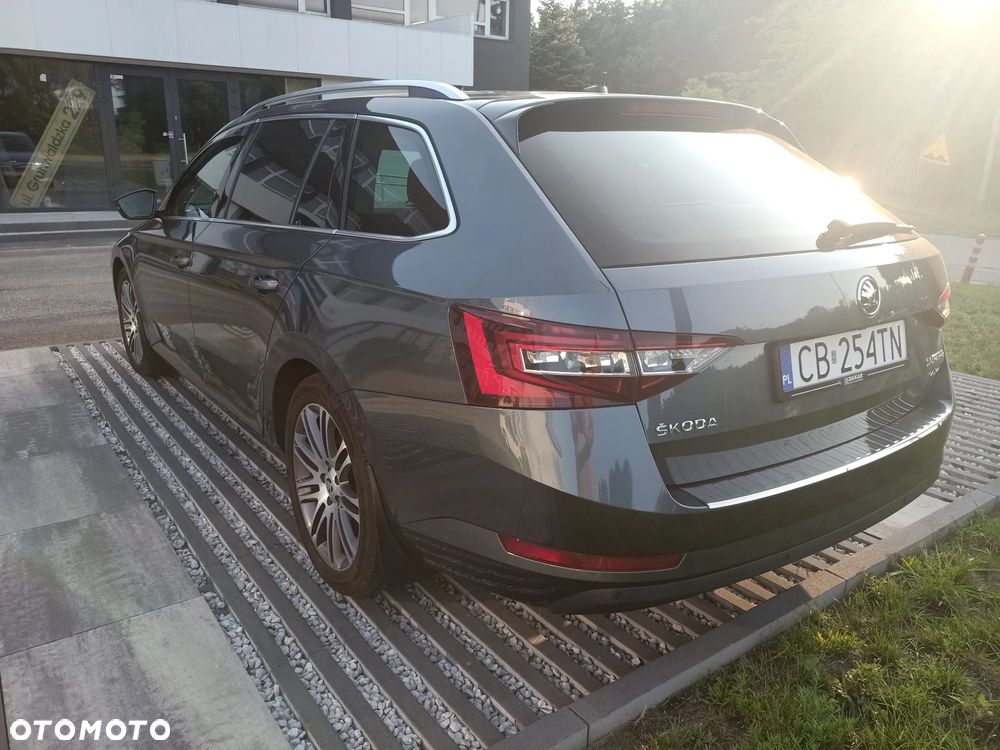 Skoda Superb 2.0 TDI 4x4 DSG Sportline - 11