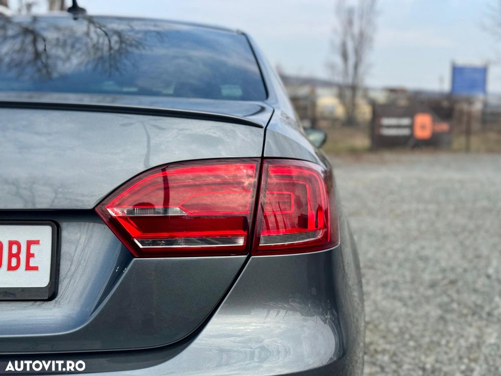 Volkswagen Jetta - 23