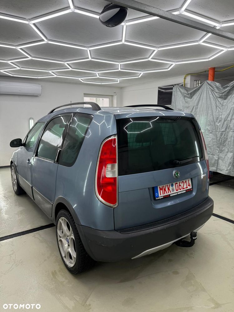 Skoda Roomster 1.4 16V Scout PLUS EDITION - 8