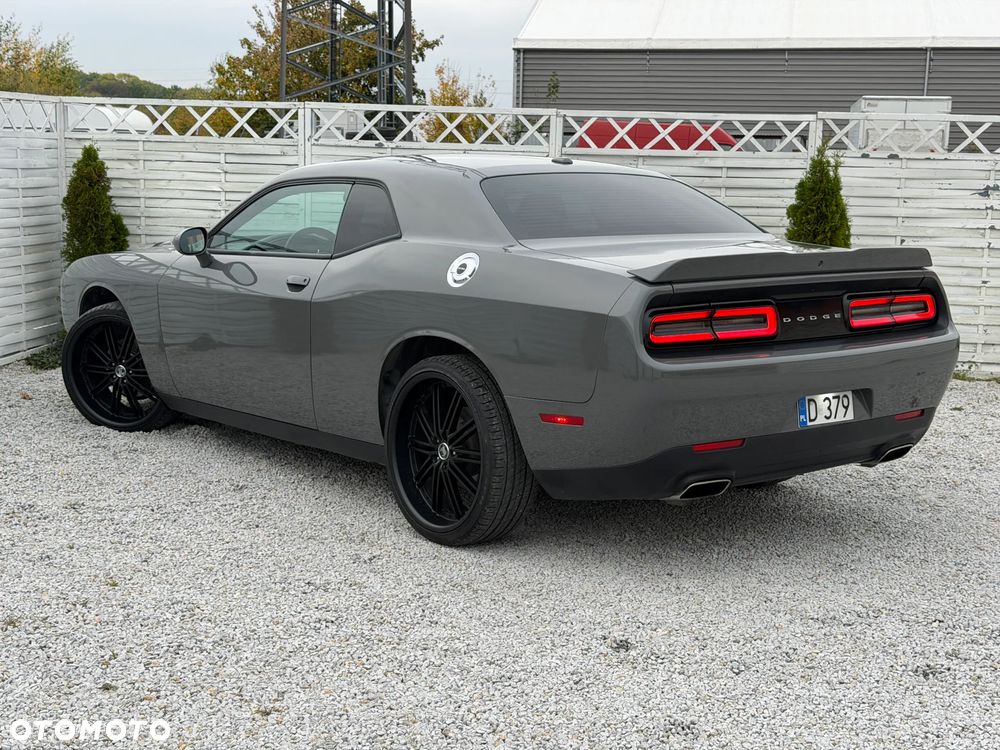 Dodge Challenger 2019 photo 2