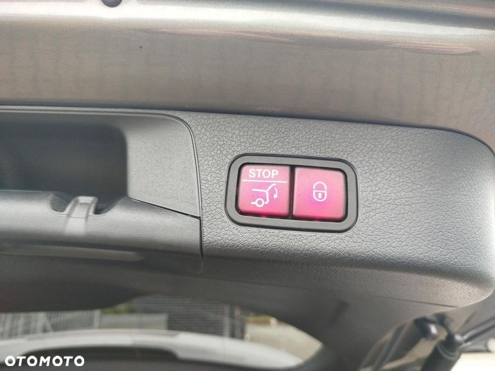 Mercedes-Benz GLB - 23