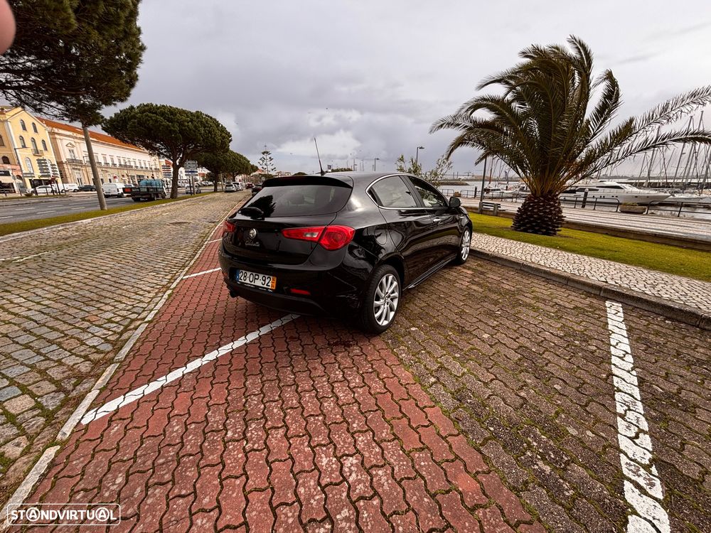 Alfa Romeo Giulietta 1.6 JTDM Exclusive - 25