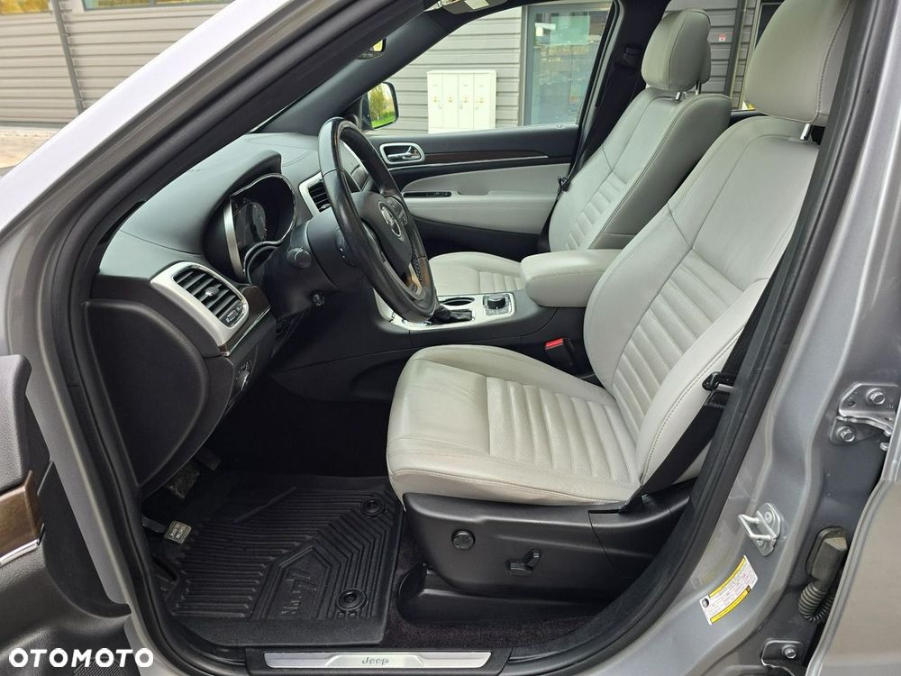 Jeep Grand Cherokee - 31