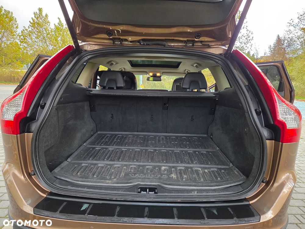 Volvo XC 60 D5 AWD Summum - 14