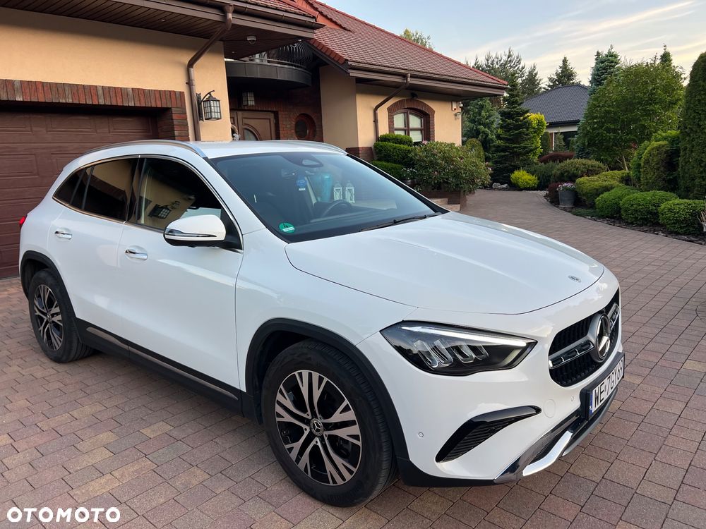 Mercedes-Benz GLA 220 d 4Matic 8G-DCT - 14