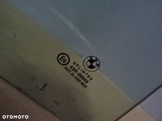 SZYBA BOCZNA DRZWI PRAWY TYŁ BMW E39 KOMBI NR1131 - 2