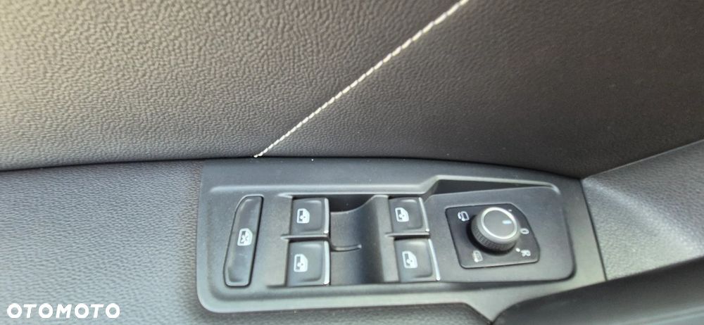 Volkswagen Tiguan 2.0 TDI SCR 4Mot R-Line DSG - 31